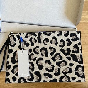 Rothy's The Wristlet in Desert Cat NWT